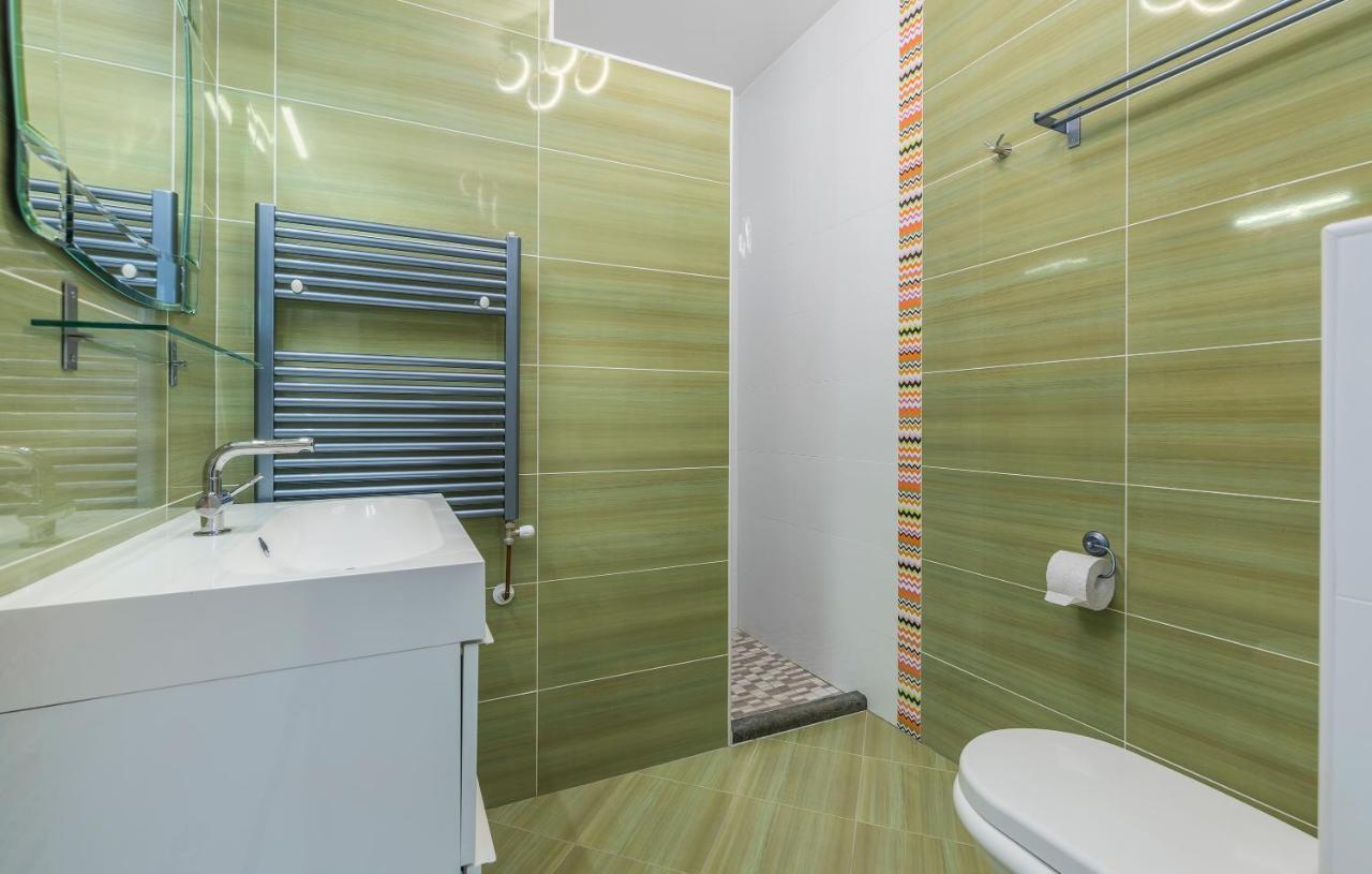 Rooms Porto Savudrija Exteriör bild