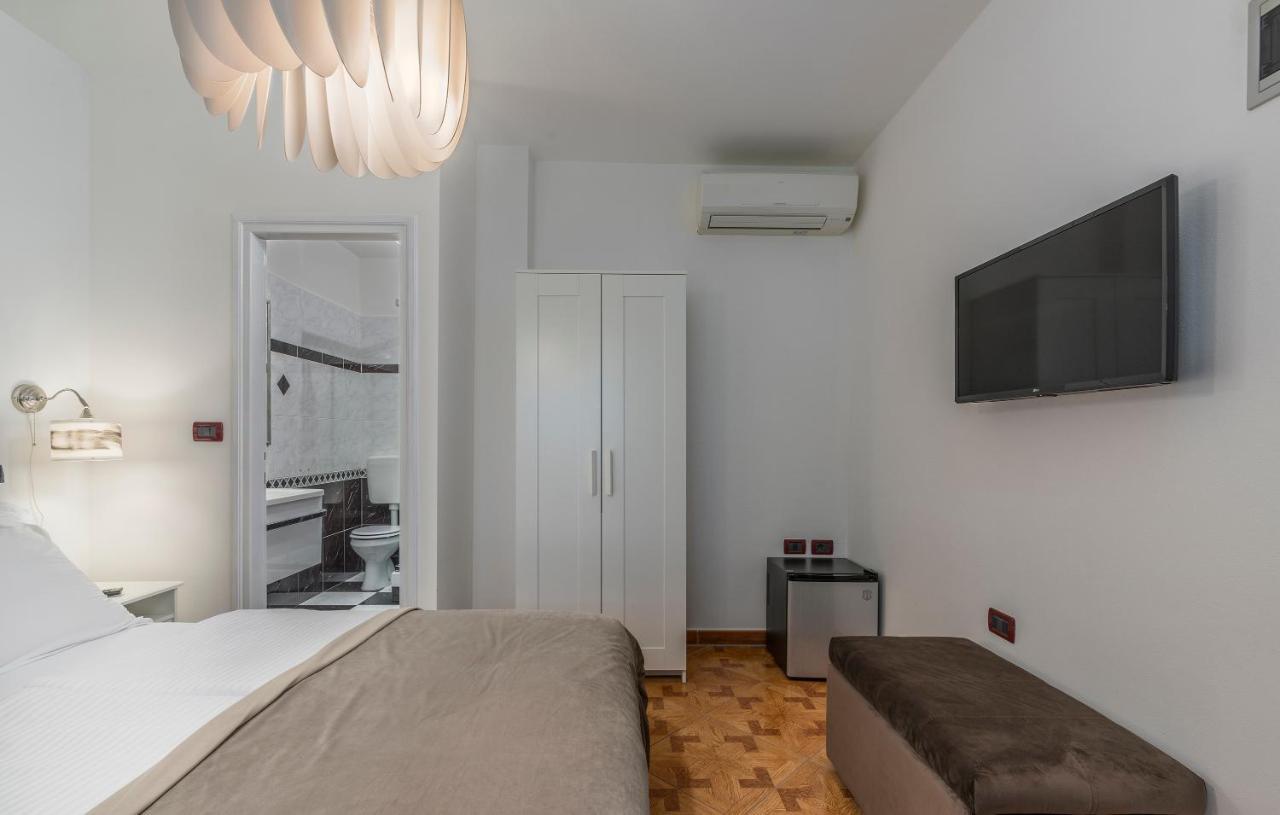 Rooms Porto Savudrija Exteriör bild