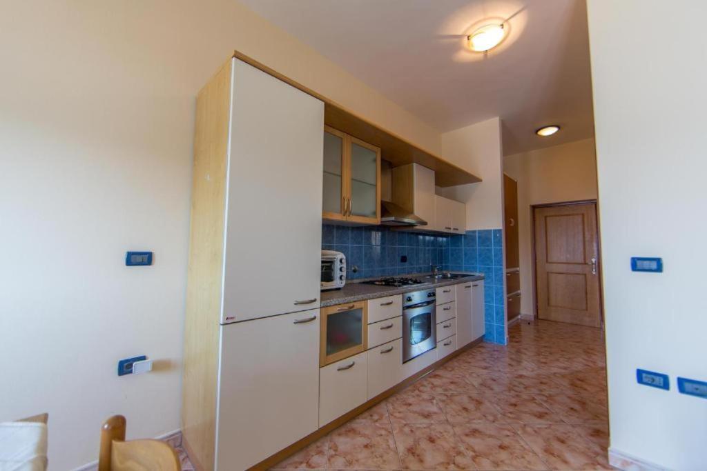 Rooms Porto Savudrija Exteriör bild